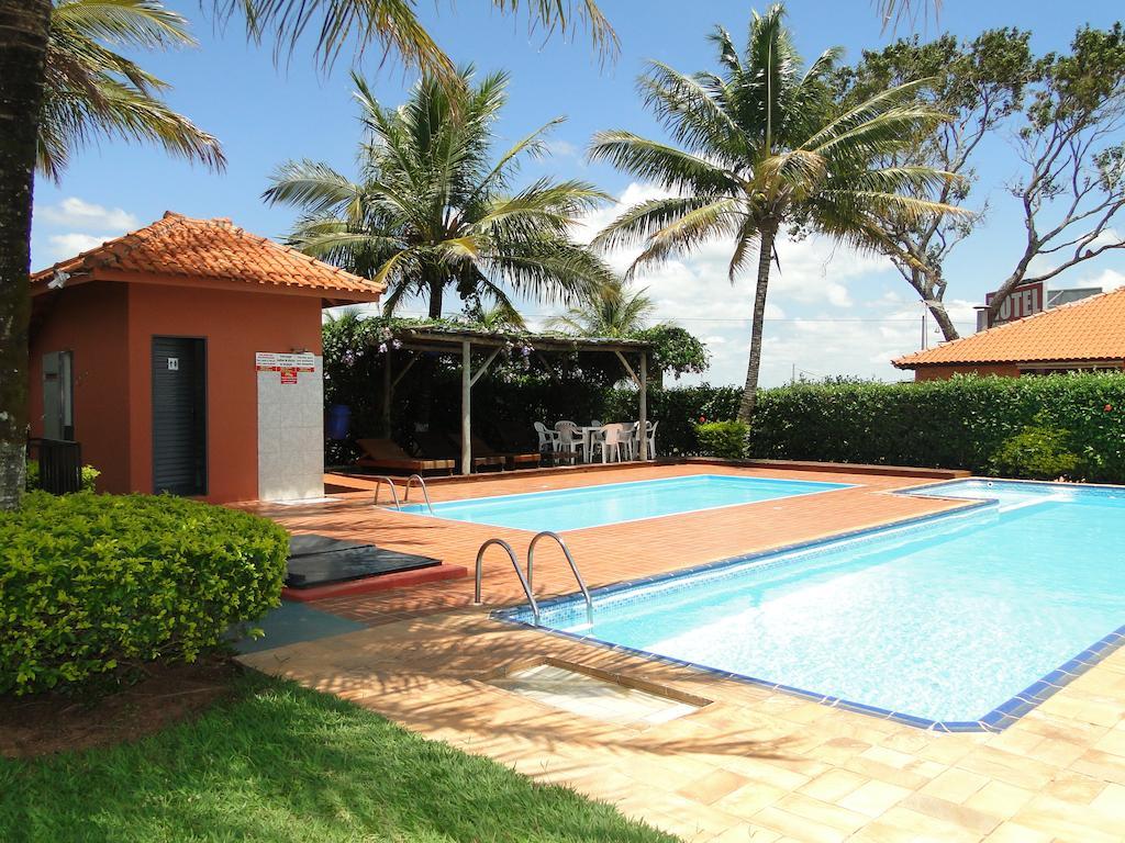 Hotel Pousada Vale Do Sol Em Pompéia Exteriör bild