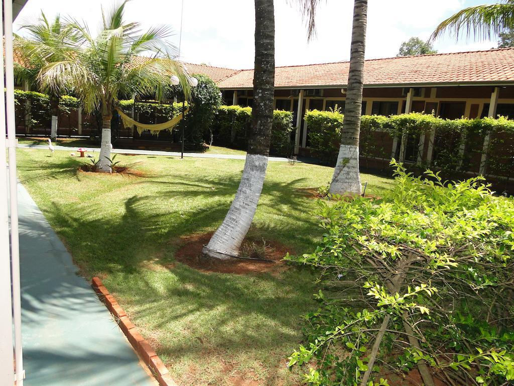 Hotel Pousada Vale Do Sol Em Pompéia Exteriör bild