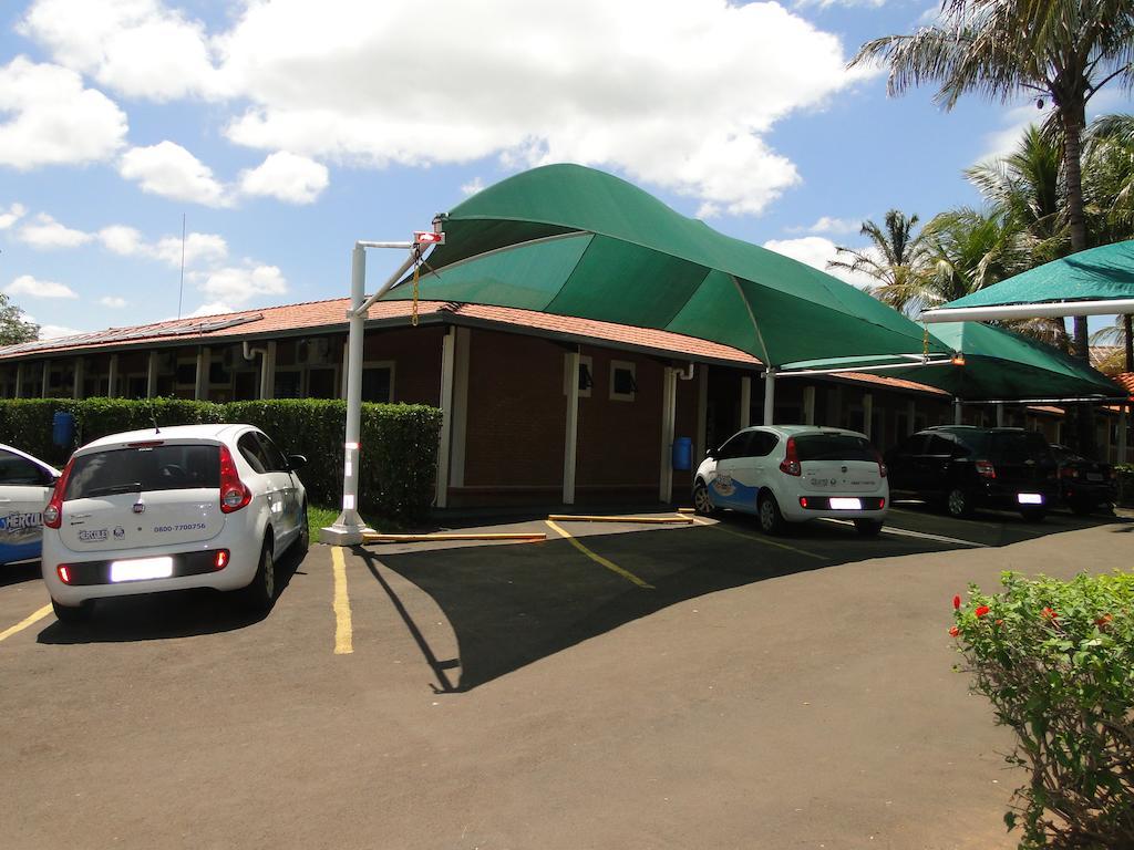 Hotel Pousada Vale Do Sol Em Pompéia Exteriör bild