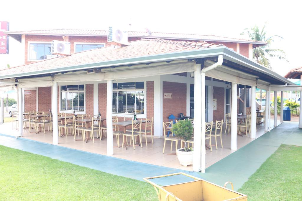 Hotel Pousada Vale Do Sol Em Pompéia Exteriör bild